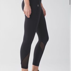 Lululemon Inspire Tight II Black Mesh Cropped Legging Luxtreme Size 6